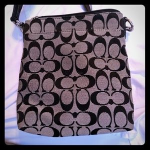 Classic Coach Crossbody Purse